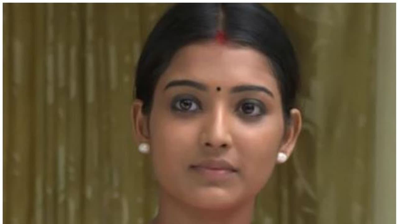 കൗസ്തുഭത്തില് പൊട്ടിത്തെറി ; നീലക്കുയില് റിവ്യു കൗസ്തുഭത്തില് പൊട്ടിത്തെറി ; നീലക്കുയില് റിവ്യു