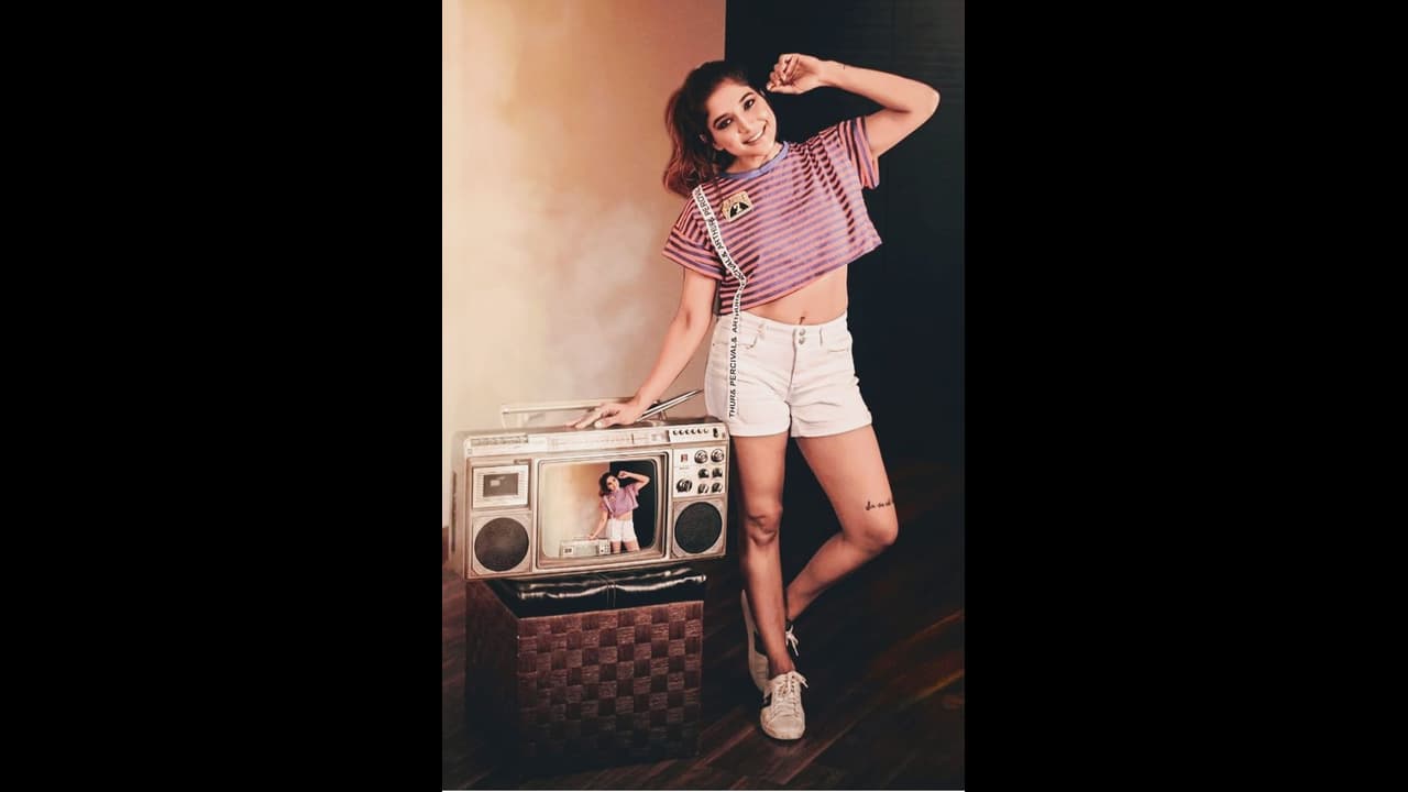 தொடையை காட்டி சூடேற்றிய கவினின் முன்னாள் காதலி..!! அந்த இடத்தில் இப்படியா குத்துவது..?? தொடையை காட்டி சூடேற்றிய கவினின் முன்னாள் காதலி..!! அந்த இடத்தில் இப்படியா குத்துவது..??