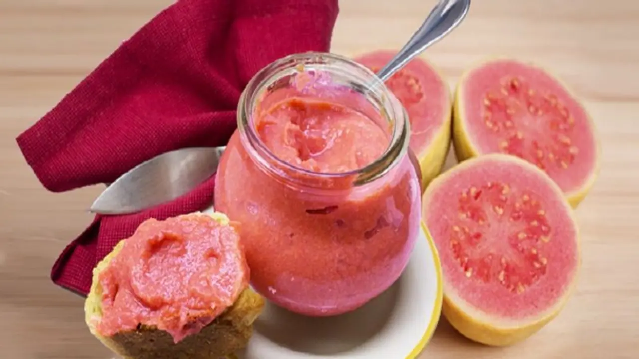 ऐसे बनाएं अमरूद की जेली, ब्रेड के साथ लगेगी टेस्टी