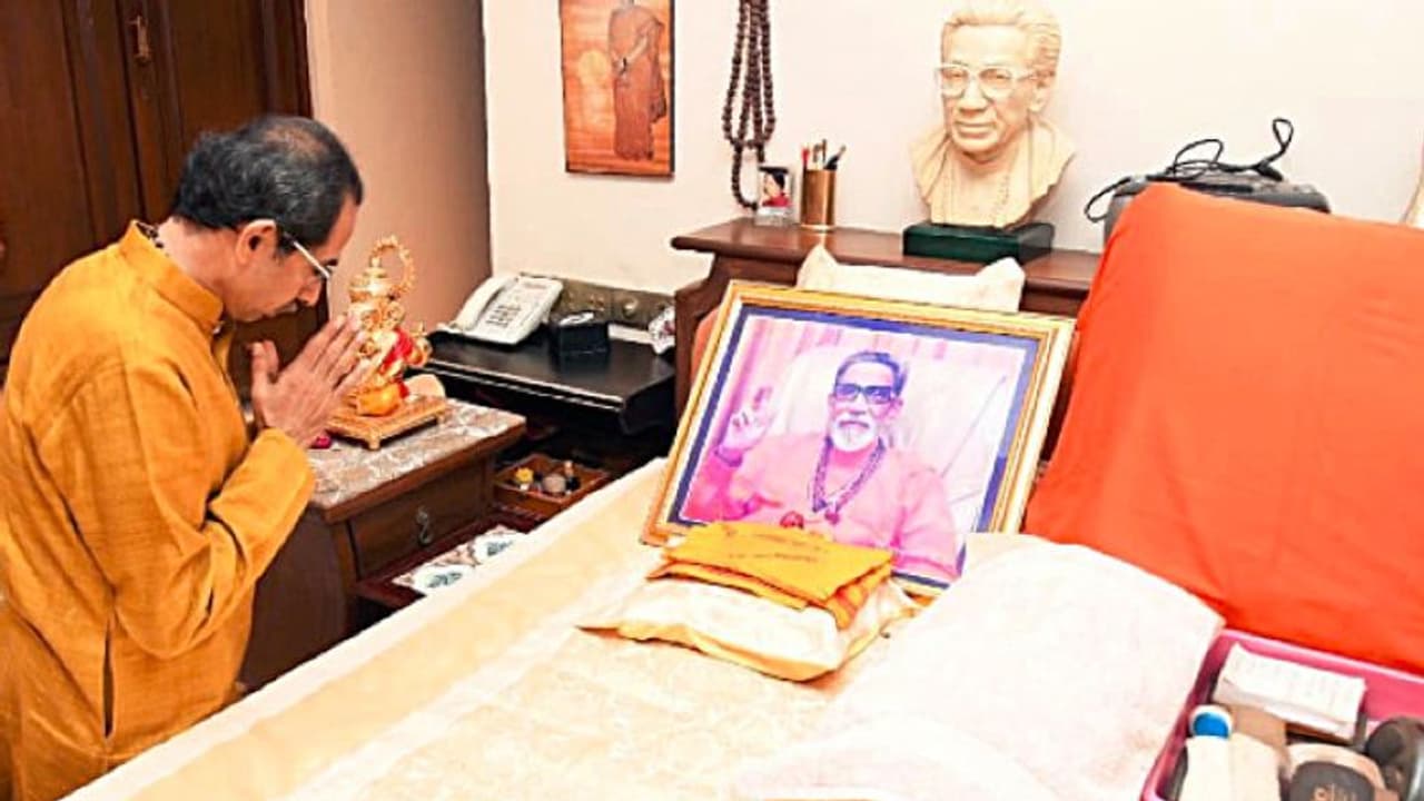 দেখা হবে বালাসাহেবের দুই ঘোড়ার, শপথগ্রহণের অতিথি তালিকাতেও 'মহা'চমক দেখা হবে বালাসাহেবের দুই ঘোড়ার, শপথগ্রহণের অতিথি তালিকাতেও 'মহা'চমক