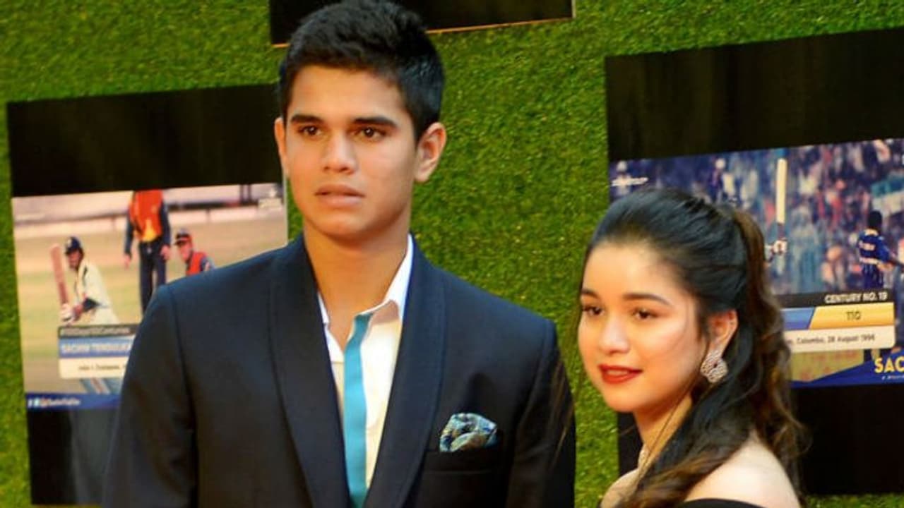 അതൊന്നും അവന്റെ ട്വീറ്റല്ല; മകന് അര്ജ്ജുന് ടെന്ഡുല്ക്കറുടെ വ്യാജ ട്വിറ്റര് അക്കൗണ്ടിനെതിരെ സച്ചിന് അതൊന്നും അവന്റെ ട്വീറ്റല്ല; മകന് അര്ജ്ജുന് ടെന്ഡുല്ക്കറുടെ വ്യാജ ട്വിറ്റര് അക്കൗണ്ടിനെതിരെ സച്ചിന്