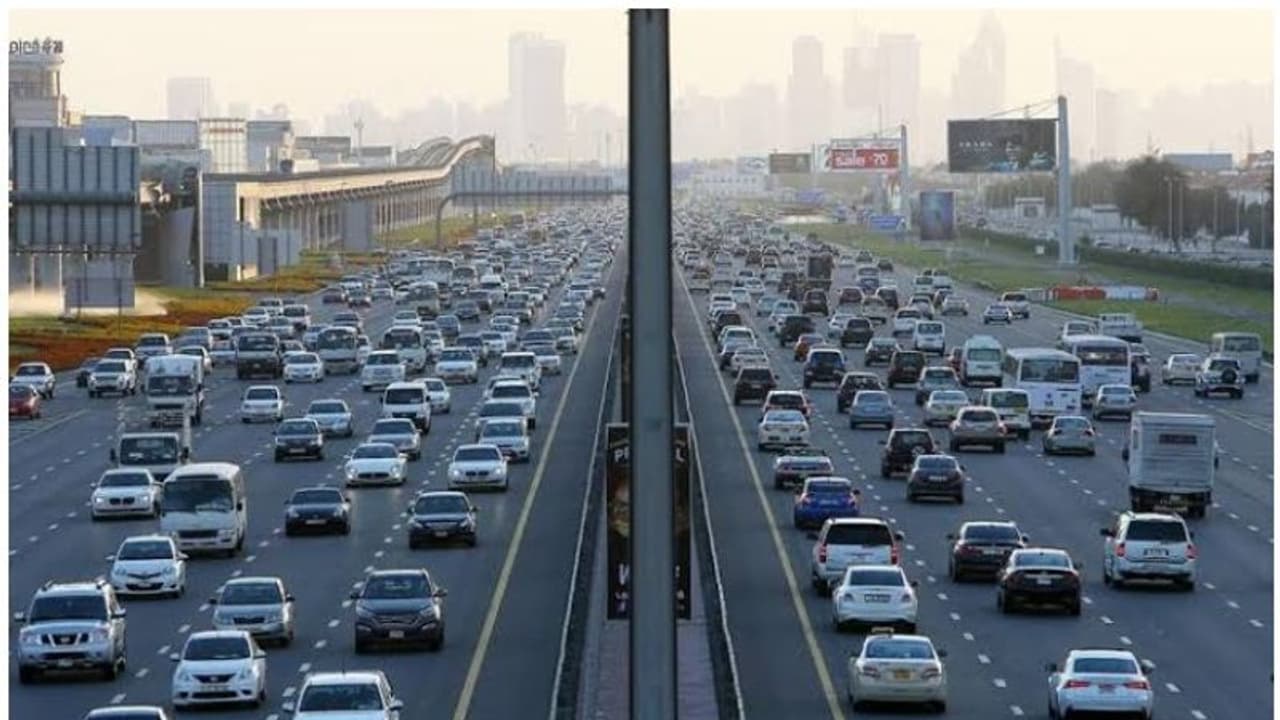 8000 പ്രവാസികളുടെ ഡ്രൈവിങ് ലൈസന്സുകള് പിന്വലിച്ചു 8000 പ്രവാസികളുടെ ഡ്രൈവിങ് ലൈസന്സുകള് പിന്വലിച്ചു