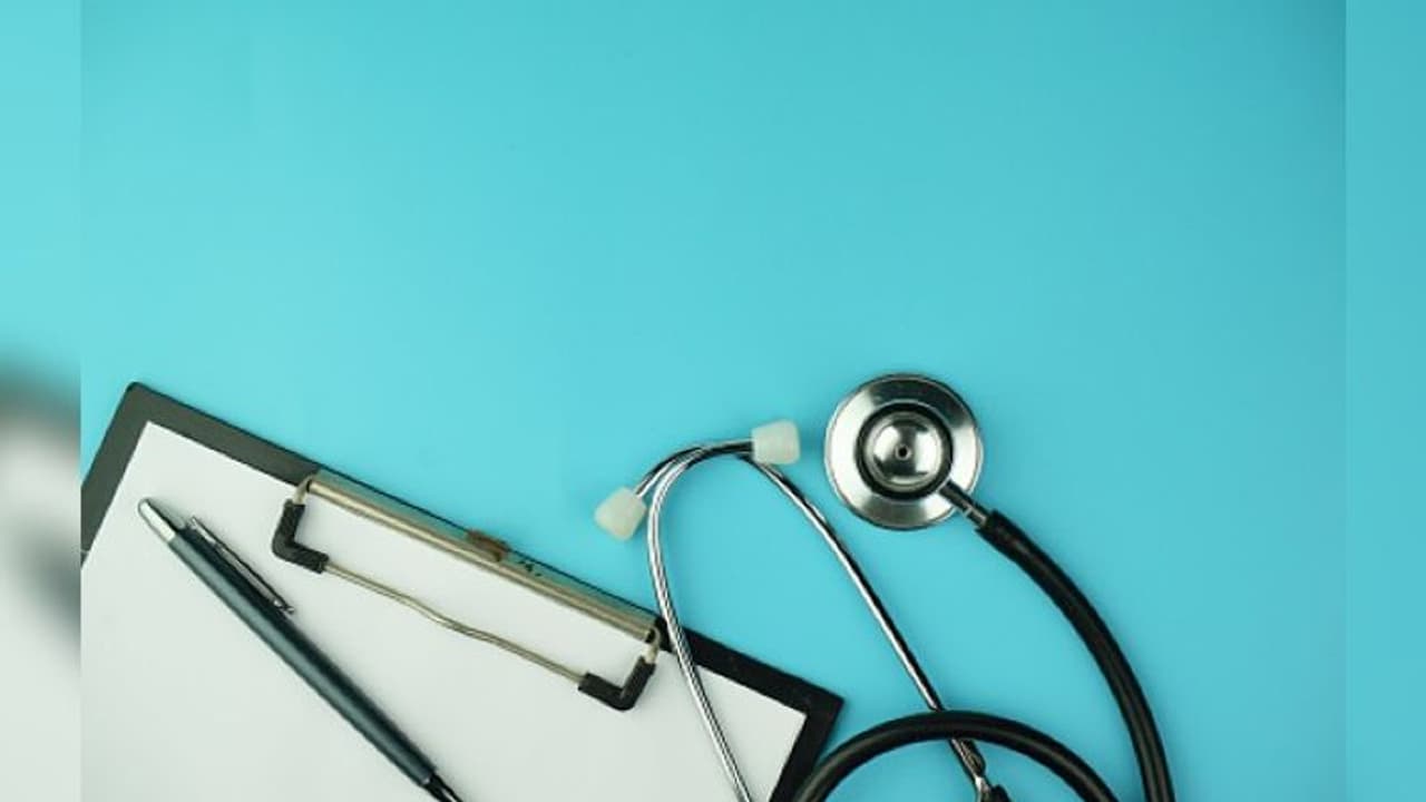 চিকিৎসকের কাছে গেলে ভুলেও এই বিষয়গুলি লুকাবেন না, ঘটতে পারে মহা বিপদ