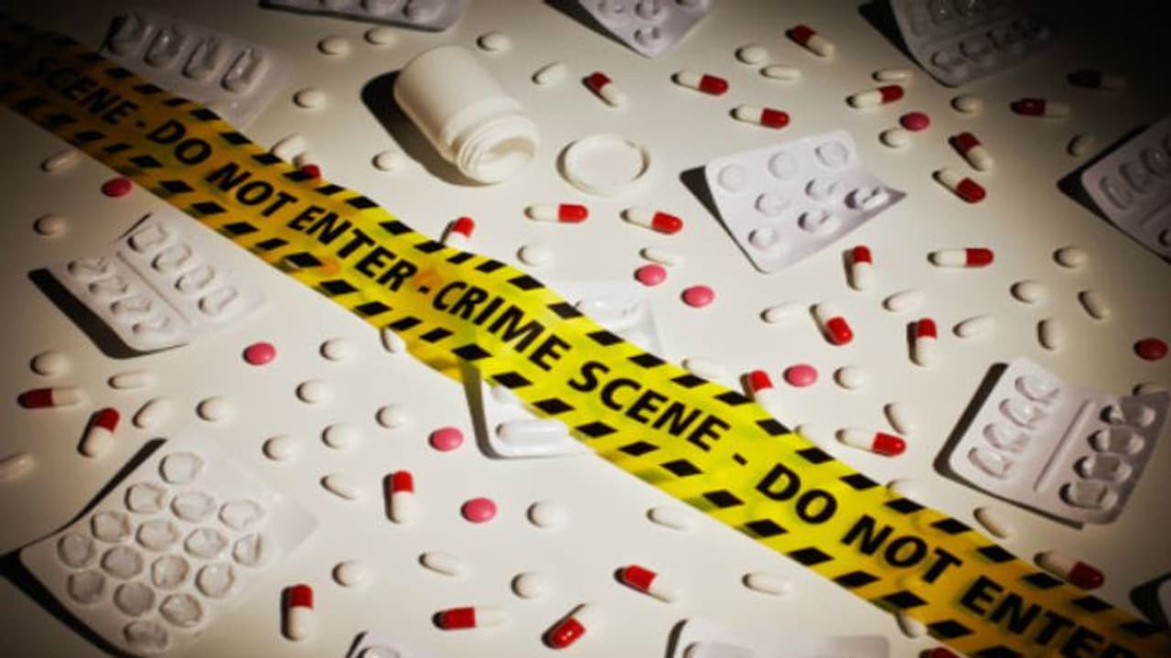 நள்ளிரவில் வீடு புகுந்து விவசாயியை சல்லி சல்லியாய் வெட்டிப் படுகொலை செய்த கொடூர கும்பல்..! நள்ளிரவில் வீடு புகுந்து விவசாயியை சல்லி சல்லியாய் வெட்டிப் படுகொலை செய்த கொடூர கும்பல்..!