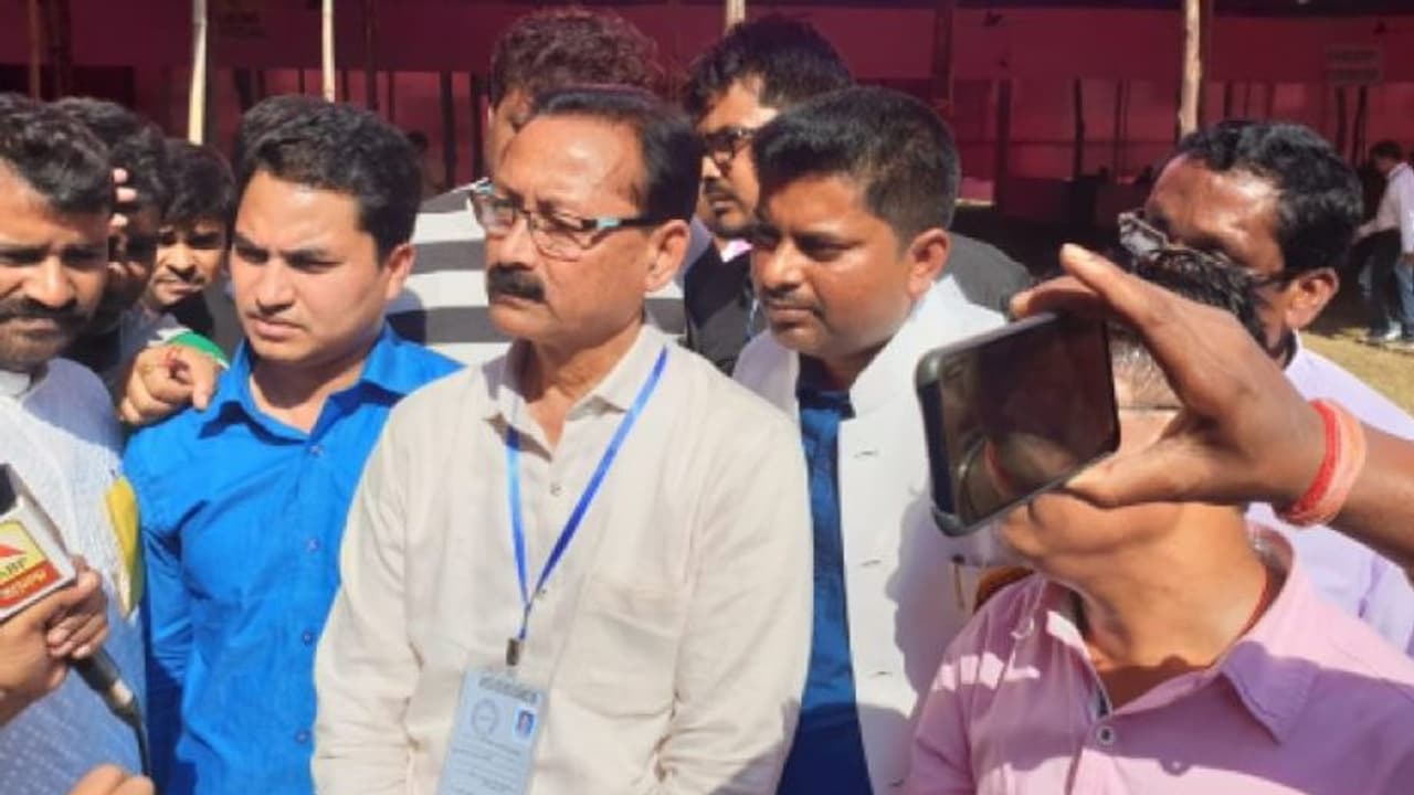 কালিয়াগঞ্জে জয় পেল তৃণমূল, ২৩০৪ ভোটে জয়ী প্রার্থী কালিয়াগঞ্জে জয় পেল তৃণমূল, ২৩০৪ ভোটে জয়ী প্রার্থী