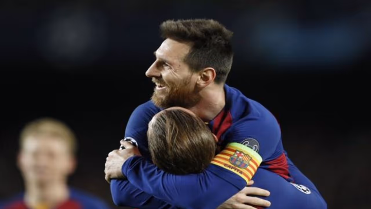 মেসির নতুন রেকর্ড, টানা ১৩ বার গ্রুপ শীর্ষে থেকে দ্বিতীয় রাউন্ডে বার্সা মেসির নতুন রেকর্ড, টানা ১৩ বার গ্রুপ শীর্ষে থেকে দ্বিতীয় রাউন্ডে বার্সা