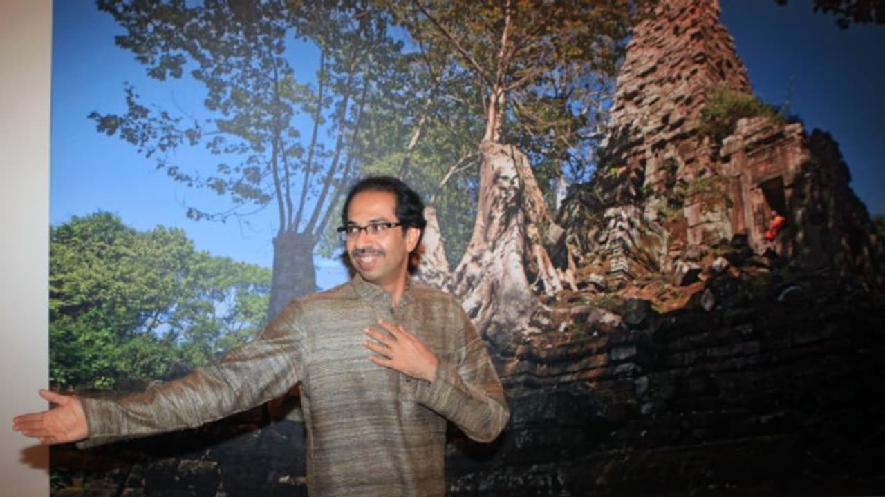 ఉద్ధవ్ ఠాక్రేతో కలిసి ప్రమాణస్వీకారం చేయనున్నది వీరే... ఉద్ధవ్ ఠాక్రేతో కలిసి ప్రమాణస్వీకారం చేయనున్నది వీరే...