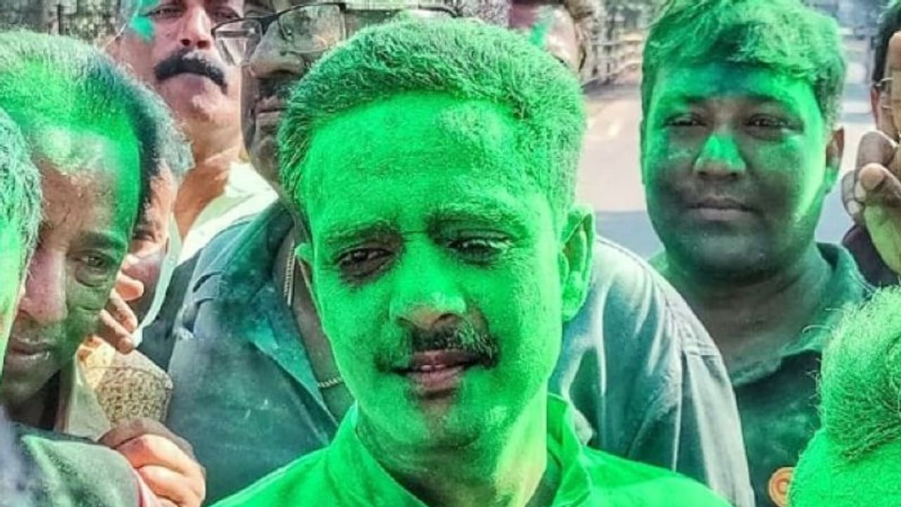 সেনাপতি সেই শুভেন্দুই, পদ্মে নয় ঘাসফুলে ভরসা রাখল রেলশহর সেনাপতি সেই শুভেন্দুই, পদ্মে নয় ঘাসফুলে ভরসা রাখল রেলশহর