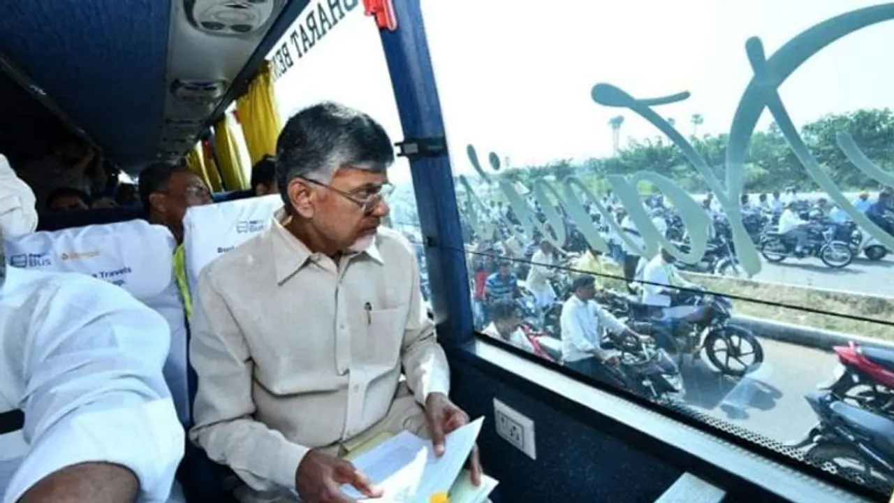 అమరావతి: బస్సు యాత్ర, బాబును అడ్డుకొంటామన్న ఉత్తరాంధ్ర మేధావులు అమరావతి: బస్సు యాత్ర, బాబును అడ్డుకొంటామన్న ఉత్తరాంధ్ర మేధావులు