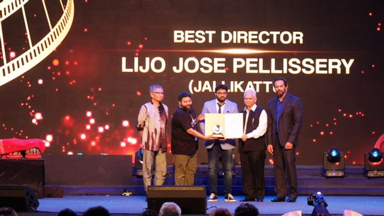 സുവര്ണമയൂരം നേടി 'പാര്ട്ടിക്കിള്സ്', സെയു ഹോഹെ നടന്, ഉഷ ജാദവ് നടി സുവര്ണമയൂരം നേടി 'പാര്ട്ടിക്കിള്സ്', സെയു ഹോഹെ നടന്, ഉഷ ജാദവ് നടി