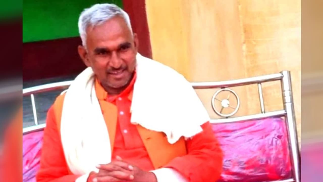 अब इस BJP विधायक ने कहा गोडसे ने भूल जरूर की लेकिन वो आतंकवादी नहीं थे अब इस BJP विधायक ने कहा गोडसे ने भूल जरूर की लेकिन वो आतंकवादी नहीं थे