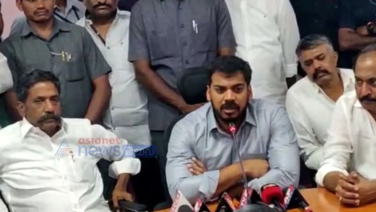 మిమ్మల్ని మీ నేతలే నమ్మడం లేదు: లోకేష్ పై మంత్రి సెటైర్లు మిమ్మల్ని మీ నేతలే నమ్మడం లేదు: లోకేష్ పై మంత్రి సెటైర్లు