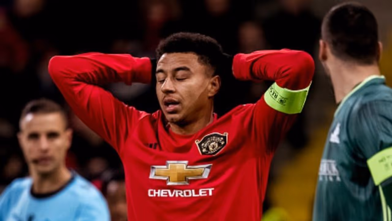 യൂറോപ്പ ലീഗ്: യുണൈറ്റഡിനും ആഴ്സനലിനും ഞെട്ടിക്കുന്ന തോല്വി യൂറോപ്പ ലീഗ്: യുണൈറ്റഡിനും ആഴ്സനലിനും ഞെട്ടിക്കുന്ന തോല്വി