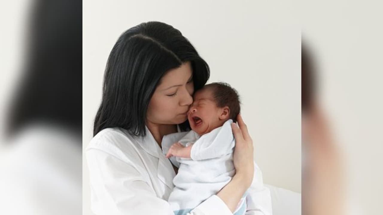 নিউমোনিয়া এড়াতে শিশুকে কীভাবে সুরক্ষিত রাখবেন, জেনে নিন এই উপায়গুলি