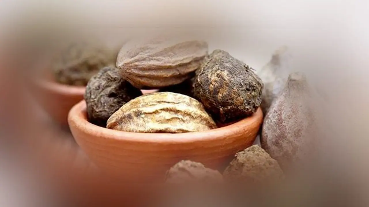 త్రిఫల చూర్ణంతో ఎన్నెన్నో ప్రయోజనాలు త్రిఫల చూర్ణంతో ఎన్నెన్నో ప్రయోజనాలు