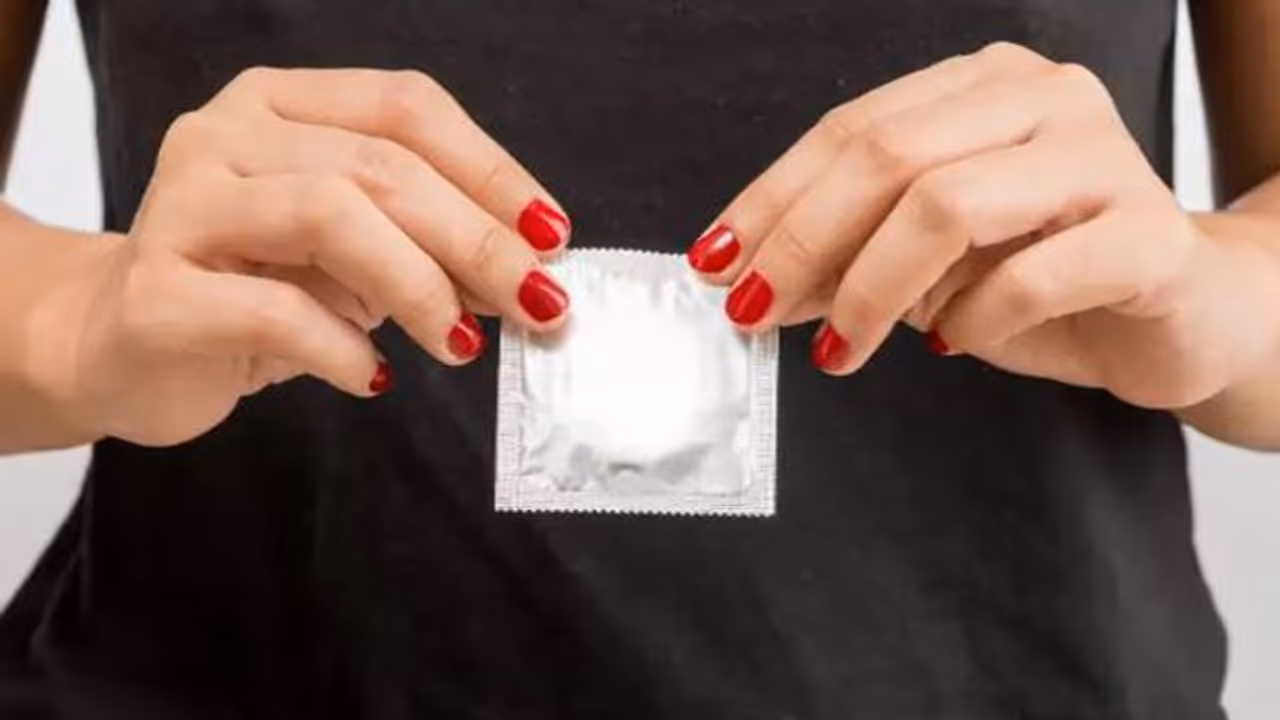 കോണ്ടം ഉപയോ​ഗിക്കുമ്പോൾ ഈ 5 കാര്യങ്ങൾ ശ്രദ്ധിക്കാറുണ്ടോ; ഡോക്ടർ പറയുന്നത്