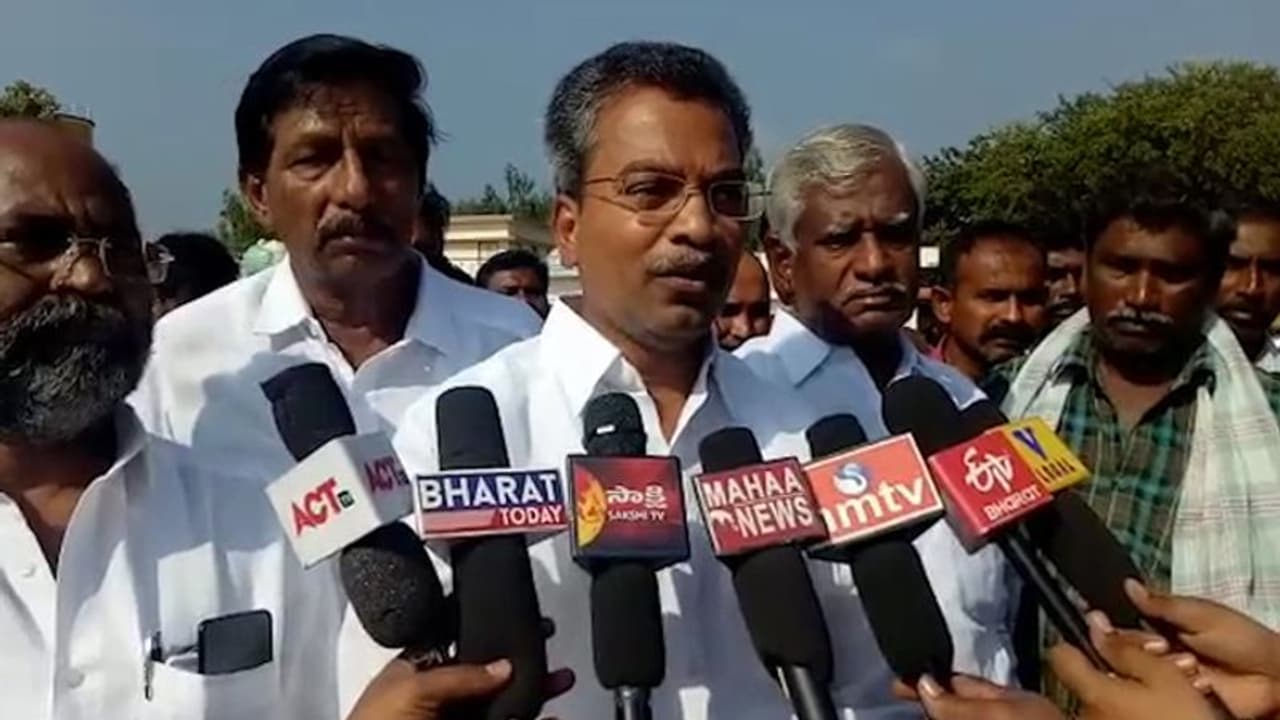 పార్టీలో కొందరు ఇబ్బంది పెడుతున్నారు.. సోషల్ మీడియాలో నాపై తప్పుడు ప్రచారం: వసంత కృష్ణ ప్రసాద్