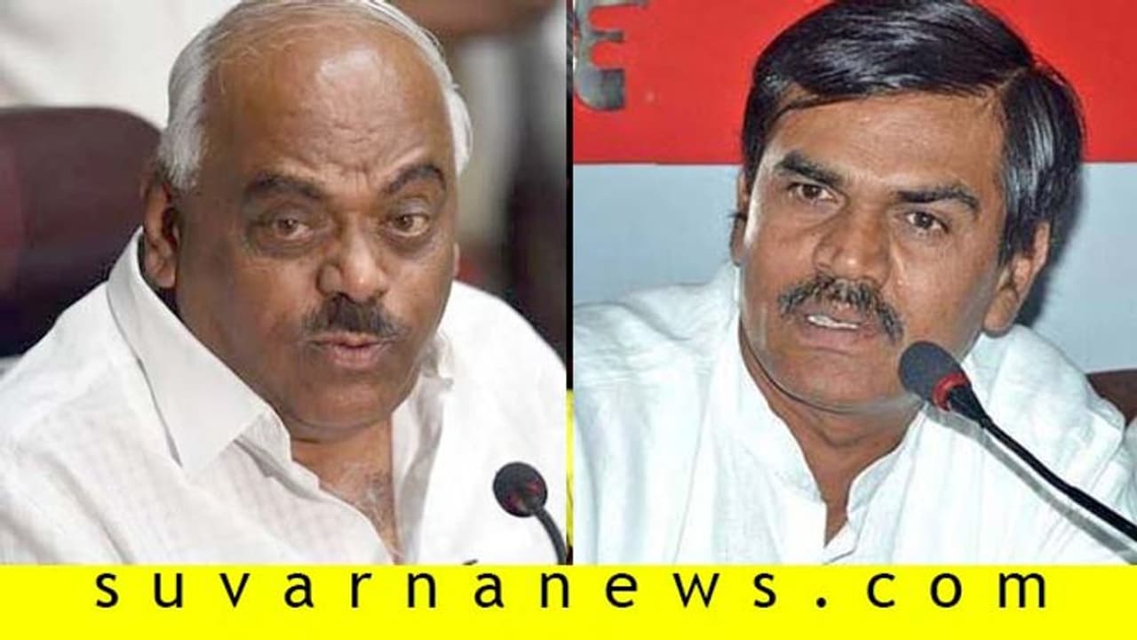 ‘ರಮೇಶ ಕುಮಾರ್ ಯಾರ ಪರ ಚಮಚಾಗಿರಿ ಮಾಡಿದ್ದಾರೆ ಎಂಬುದು ಗೊತ್ತಿದೆ' ‘ರಮೇಶ ಕುಮಾರ್ ಯಾರ ಪರ ಚಮಚಾಗಿರಿ ಮಾಡಿದ್ದಾರೆ ಎಂಬುದು ಗೊತ್ತಿದೆ'