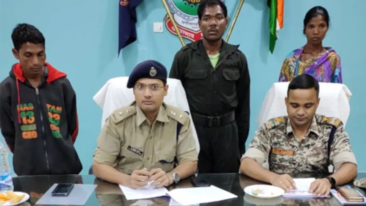 सीधी सरल दिखने वाली लेडी नक्सली 'शांति' अपने नाम के उलट बेहद खूंखार निकली सीधी सरल दिखने वाली लेडी नक्सली 'शांति' अपने नाम के उलट बेहद खूंखार निकली