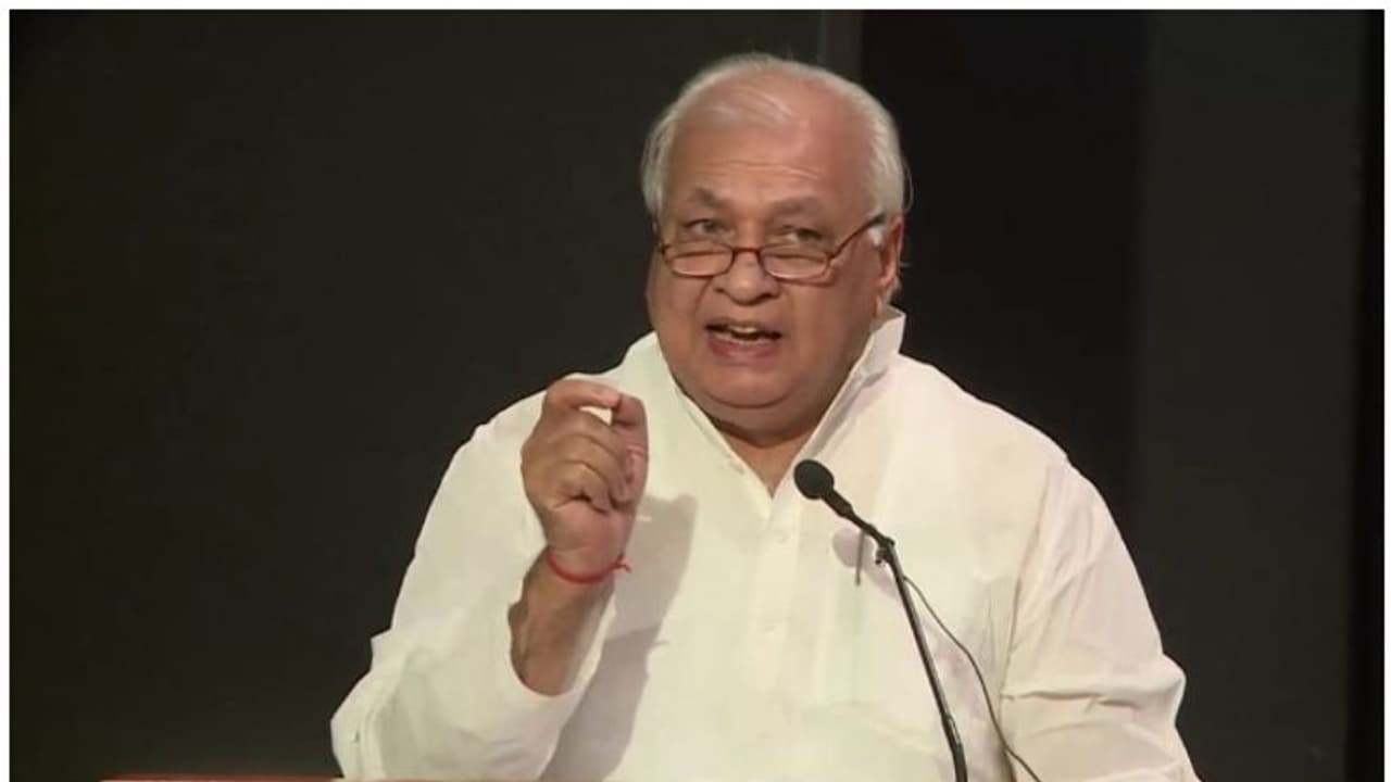 പ്രതിപക്ഷത്തെ തള്ളി ഗവർണർ; തദ്ദേശ വാർഡ് വിഭജന ബില്ലിൽ ഒപ്പുവെച്ച് ഗവര്ണര്, വിജ്ഞാപനമിറക്കി പ്രതിപക്ഷത്തെ തള്ളി ഗവർണർ; തദ്ദേശ വാർഡ് വിഭജന ബില്ലിൽ ഒപ്പുവെച്ച് ഗവര്ണര്, വിജ്ഞാപനമിറക്കി