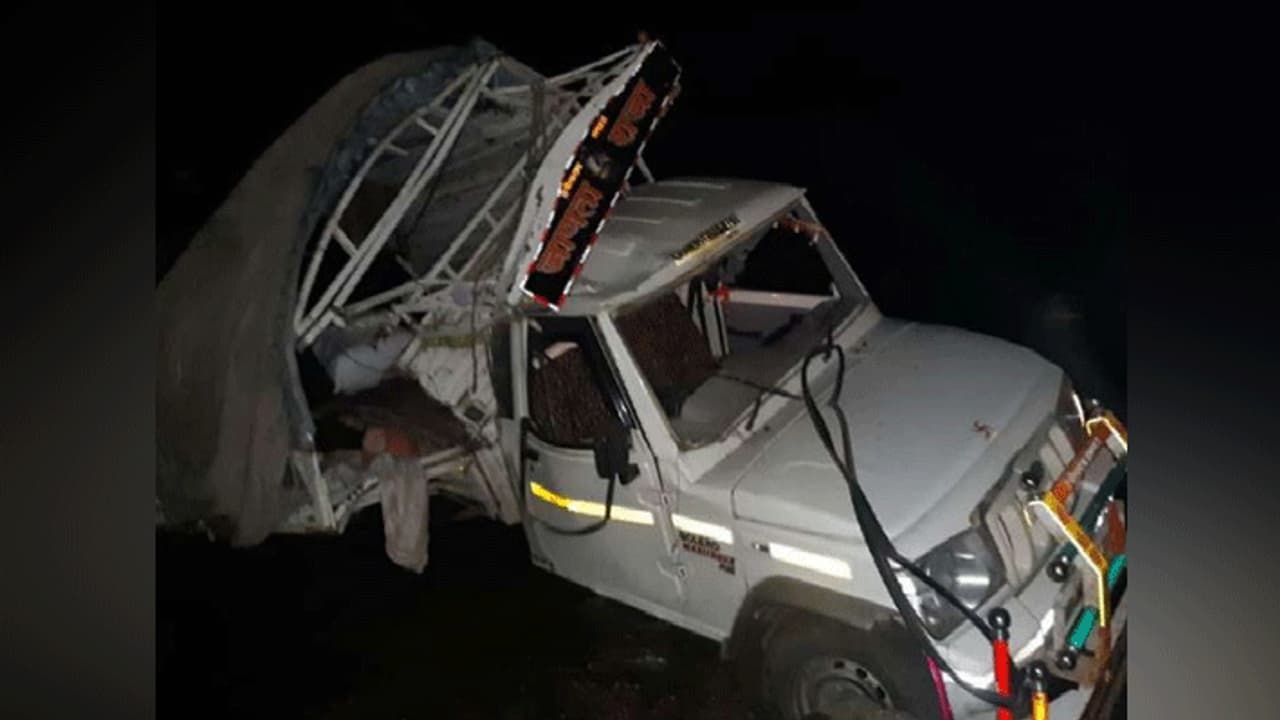 आधी रात को रोजी रोटी की तलाश में निकले थे लोग, लेकिन अचानक मौत के मुहं में समा गए आधी रात को रोजी रोटी की तलाश में निकले थे लोग, लेकिन अचानक मौत के मुहं में समा गए