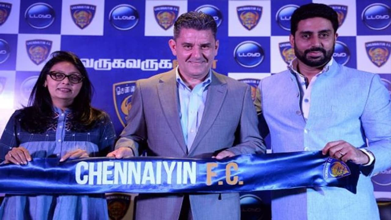 কোচ ছাঁটাই ধোনির দলে, জন গ্রেগরির সঙ্গে সম্পর্কে ইতি টানল চেন্নাইন এফসি