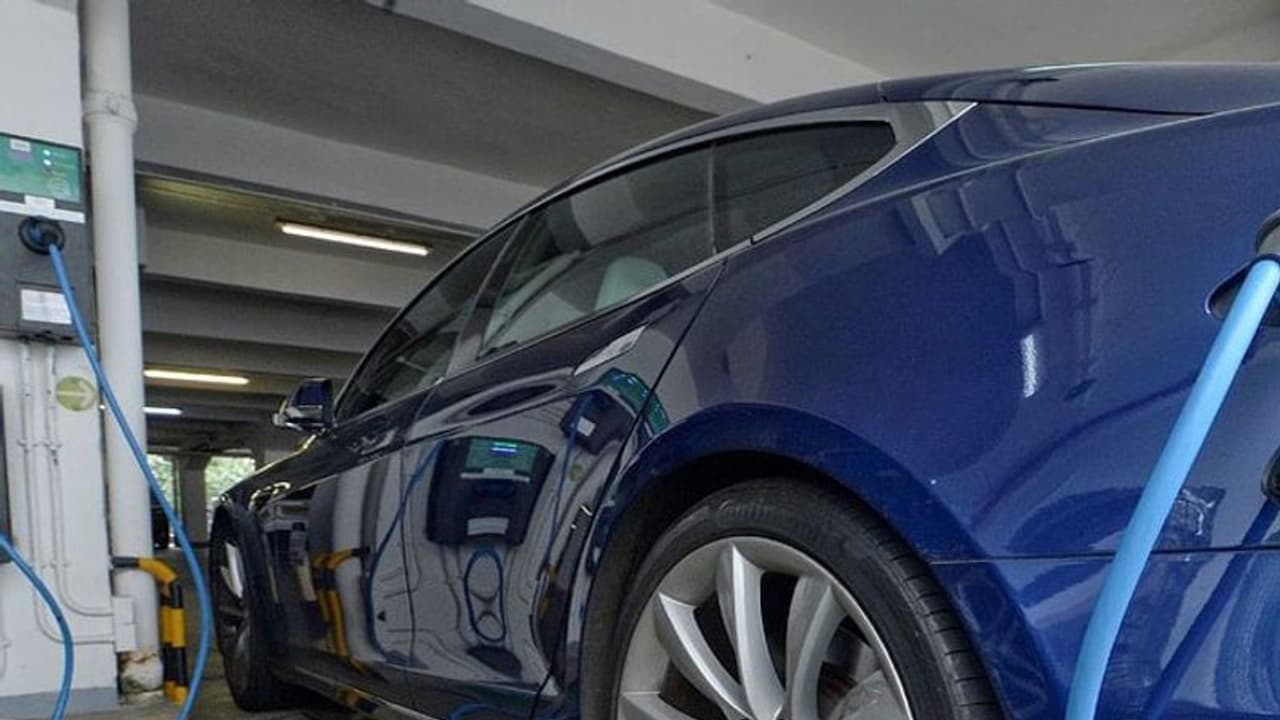 पर्यावरण संरक्षण के लिए योगी सरकार का मास्टर स्ट्रोक, अब इलेक्ट्रिक वाहनों के रजिस्ट्रेशन में सौ फीसदी की छूट पर्यावरण संरक्षण के लिए योगी सरकार का मास्टर स्ट्रोक, अब इलेक्ट्रिक वाहनों के रजिस्ट्रेशन में सौ फीसदी की छूट