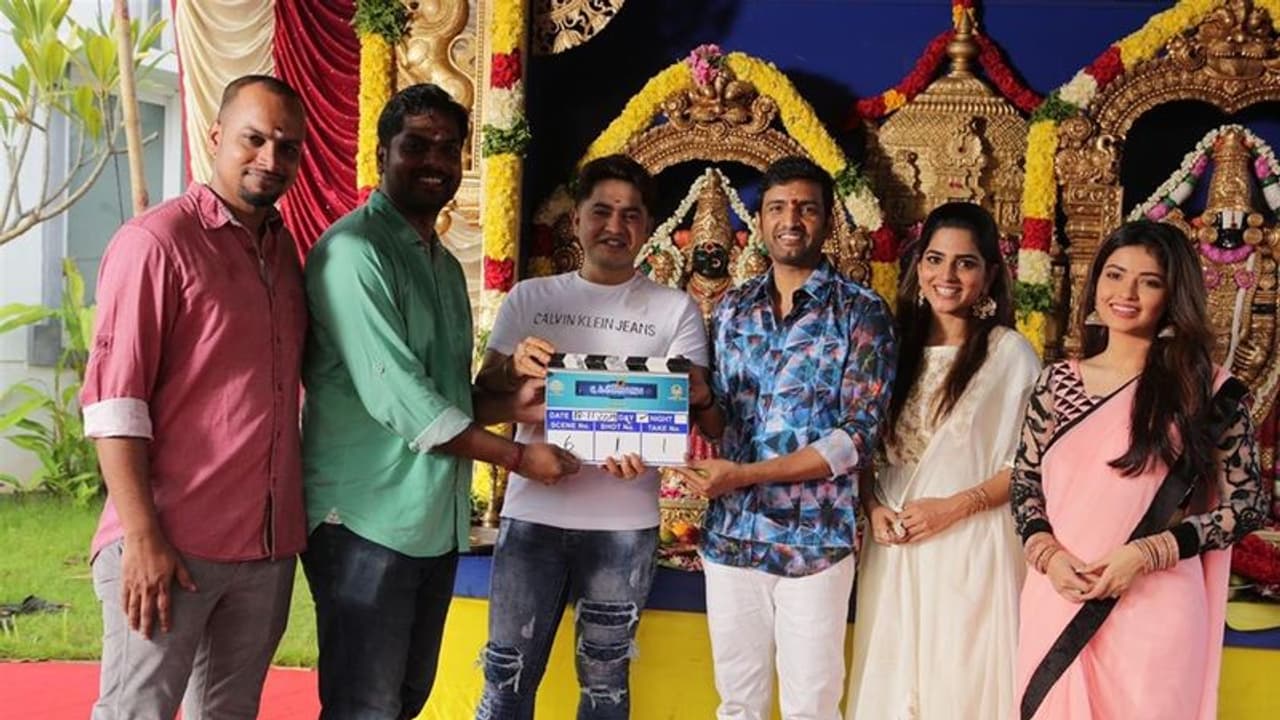 மீண்டும் கம்பேக் கொடுக்கும் "அடை.. தேனடை..." காம்போ! சந்தானத்துடன் டிக்கிலோனா விளையாட இணைந்த 'பிக்பாஸ்' மதுமிதா! மீண்டும் கம்பேக் கொடுக்கும் "அடை.. தேனடை..." காம்போ! சந்தானத்துடன் டிக்கிலோனா விளையாட இணைந்த 'பிக்பாஸ்' மதுமிதா!