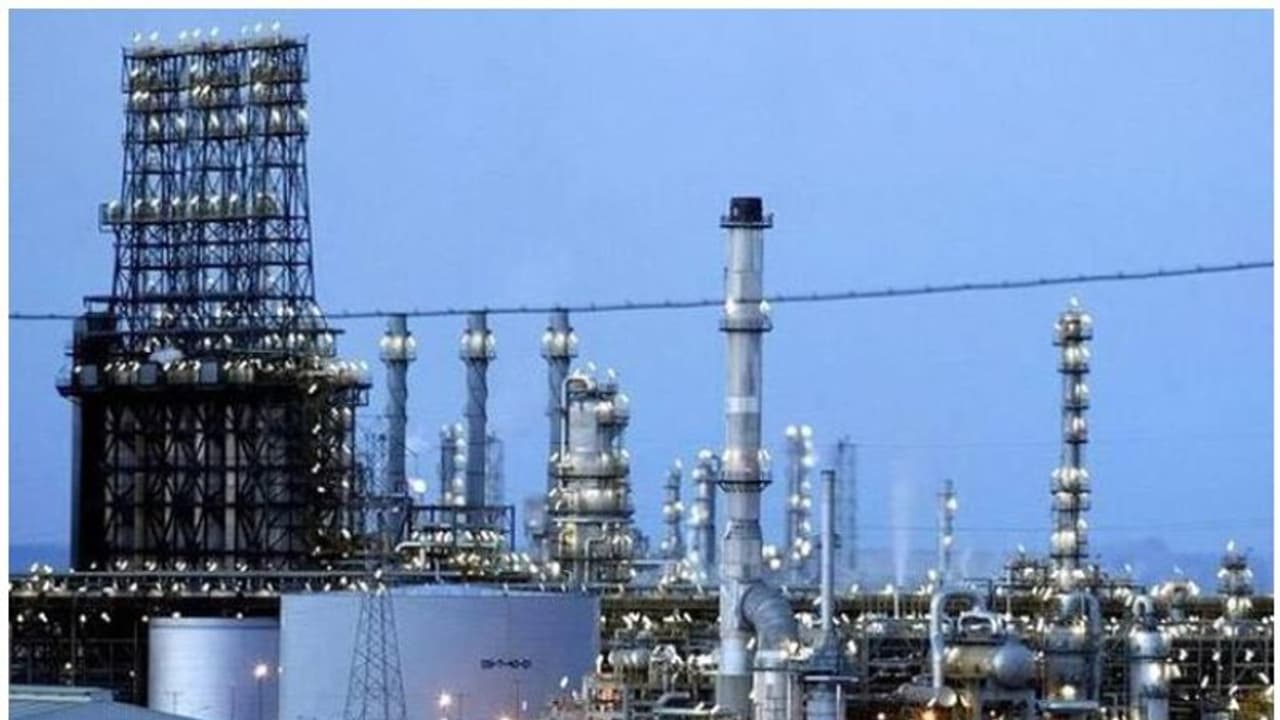 പ്രതിദിന എണ്ണ ഉത്പാദനം 11.051 ദശലക്ഷം ബാരലായി ഉയര്ത്തി സൗദി അറേബ്യ പ്രതിദിന എണ്ണ ഉത്പാദനം 11.051 ദശലക്ഷം ബാരലായി ഉയര്ത്തി സൗദി അറേബ്യ