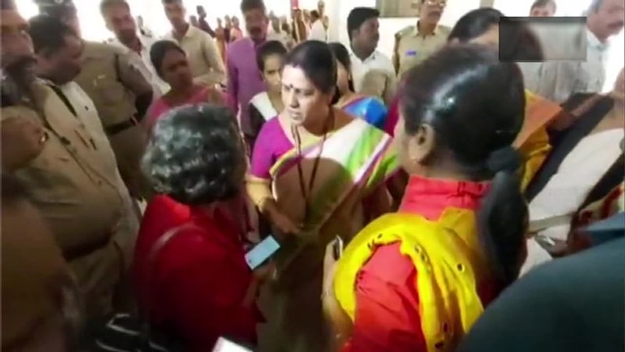 हैदराबादः महिला डॉक्टर से दरिंदगी करने वाले आरोपियों का साथ देने से वकीलों ने किया इंकार, नहीं लड़ेंगे केस हैदराबादः महिला डॉक्टर से दरिंदगी करने वाले आरोपियों का साथ देने से वकीलों ने किया इंकार, नहीं लड़ेंगे केस