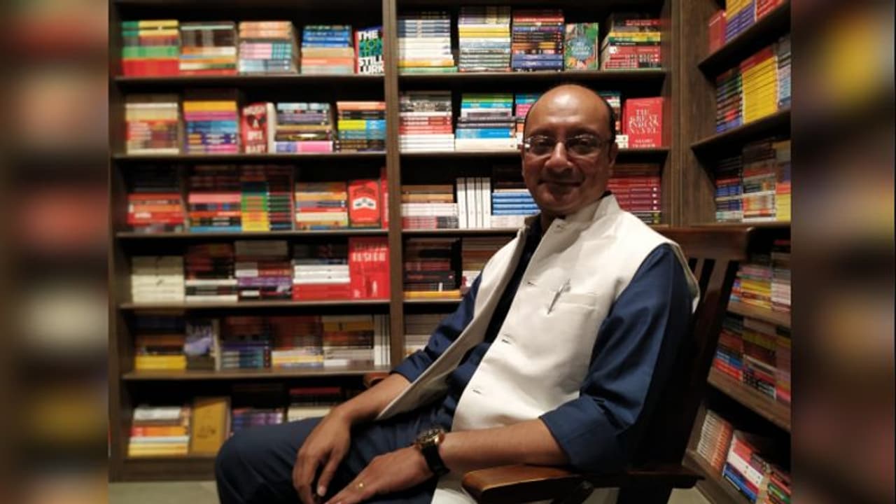 সমকালীন পরিস্থিতির দলিল, 'দারা সুকো' নিয়ে বই প্রকাশ অভীক চন্দ র সমকালীন পরিস্থিতির দলিল, 'দারা সুকো' নিয়ে বই প্রকাশ অভীক চন্দ র