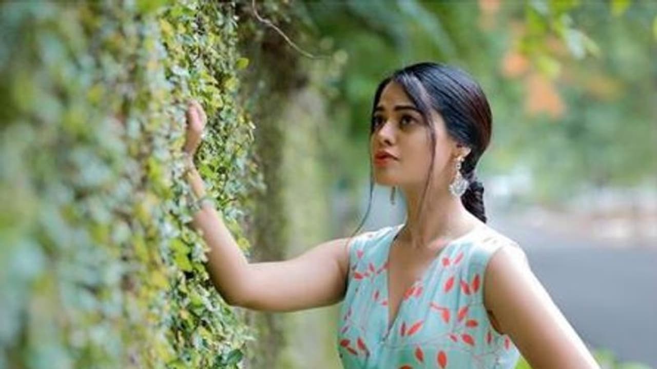 சீக்ரெட் கிரஷ்... விஷயத்தில் பிந்து மாதவிற்கு இப்படி பிரச்சனையா? சீக்ரெட் கிரஷ்... விஷயத்தில் பிந்து மாதவிற்கு இப்படி பிரச்சனையா?