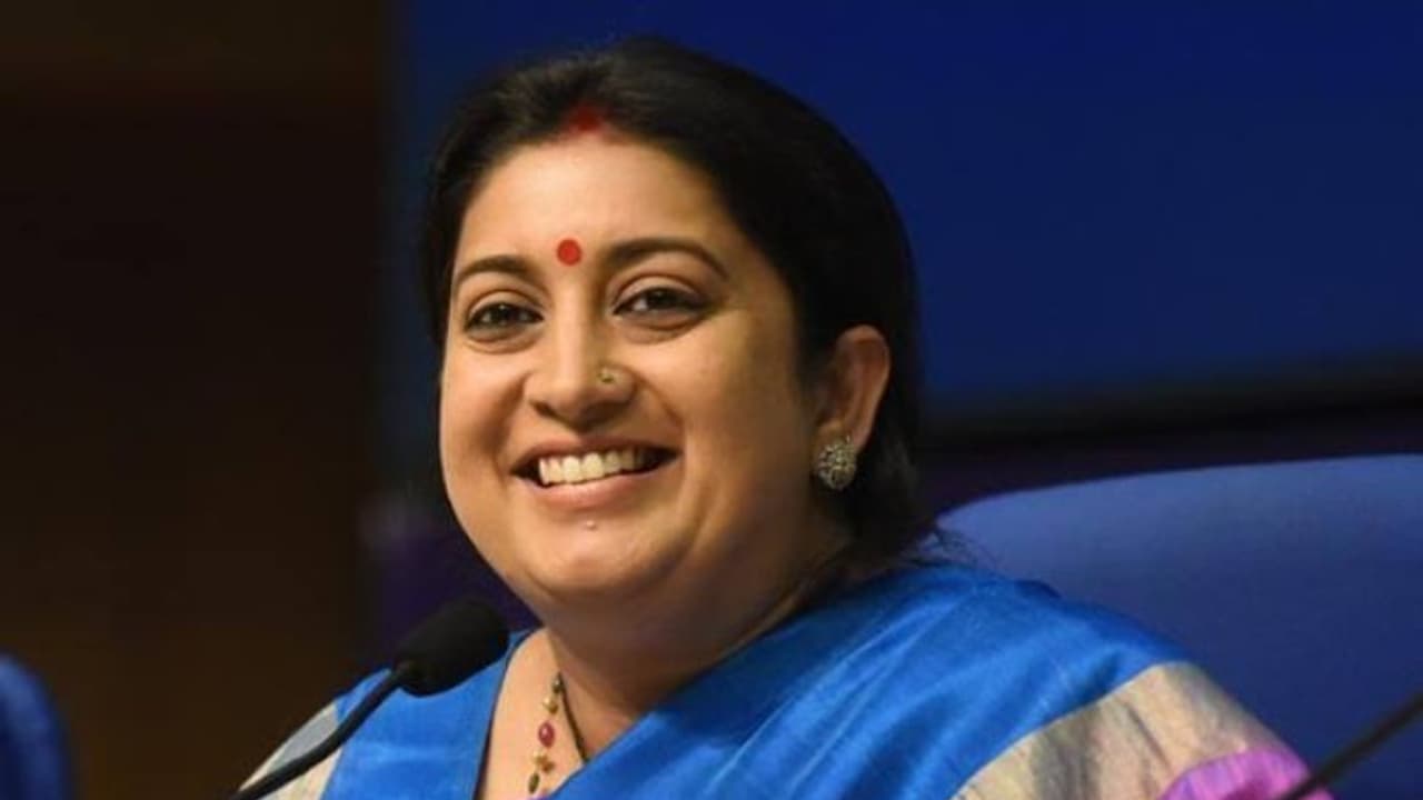 ইতিহাসের পুনরাবৃত্তি আমেঠিতে, কোথায় গেলেন স্মৃতি খুঁজে বেড়াচ্ছে স্থানীয়রা ইতিহাসের পুনরাবৃত্তি আমেঠিতে, কোথায় গেলেন স্মৃতি খুঁজে বেড়াচ্ছে স্থানীয়রা