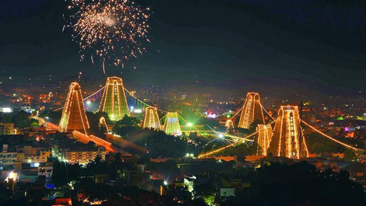 மின்னொளியில் ஜொலிக்கும் அருணாசலேஸ்வரர் கோயில் கோபுரங்கள்... நாளை கொடியேற்றம்... டிசம்பர் 10 ம் தேதி மகாதீபம்..! மின்னொளியில் ஜொலிக்கும் அருணாசலேஸ்வரர் கோயில் கோபுரங்கள்... நாளை கொடியேற்றம்... டிசம்பர் 10 ம் தேதி மகாதீபம்..!