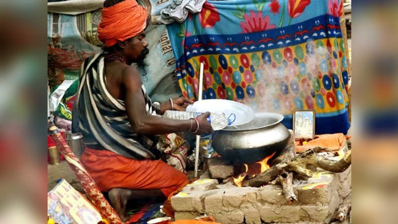 দূষণ নিয়ন্ত্রণে প্রশাসনের নয়া পদক্ষেপ, এবার গঙ্গাসাগর যাত্রীদের কাঠ কয়লার উনুন ব্যবহারে নিষেধাজ্ঞা দূষণ নিয়ন্ত্রণে প্রশাসনের নয়া পদক্ষেপ, এবার গঙ্গাসাগর যাত্রীদের কাঠ কয়লার উনুন ব্যবহারে নিষেধাজ্ঞা