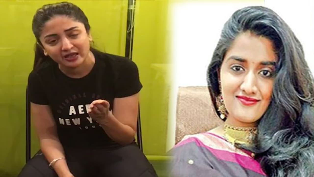 ప్రియాంక హత్య: వాళ్ళని చంపి జైలుకెళతా.. సిగ్గులేదురా మీకు.. కన్నీరు మున్నీరైన పూనమ్ కౌర్! ప్రియాంక హత్య: వాళ్ళని చంపి జైలుకెళతా.. సిగ్గులేదురా మీకు.. కన్నీరు మున్నీరైన పూనమ్ కౌర్!