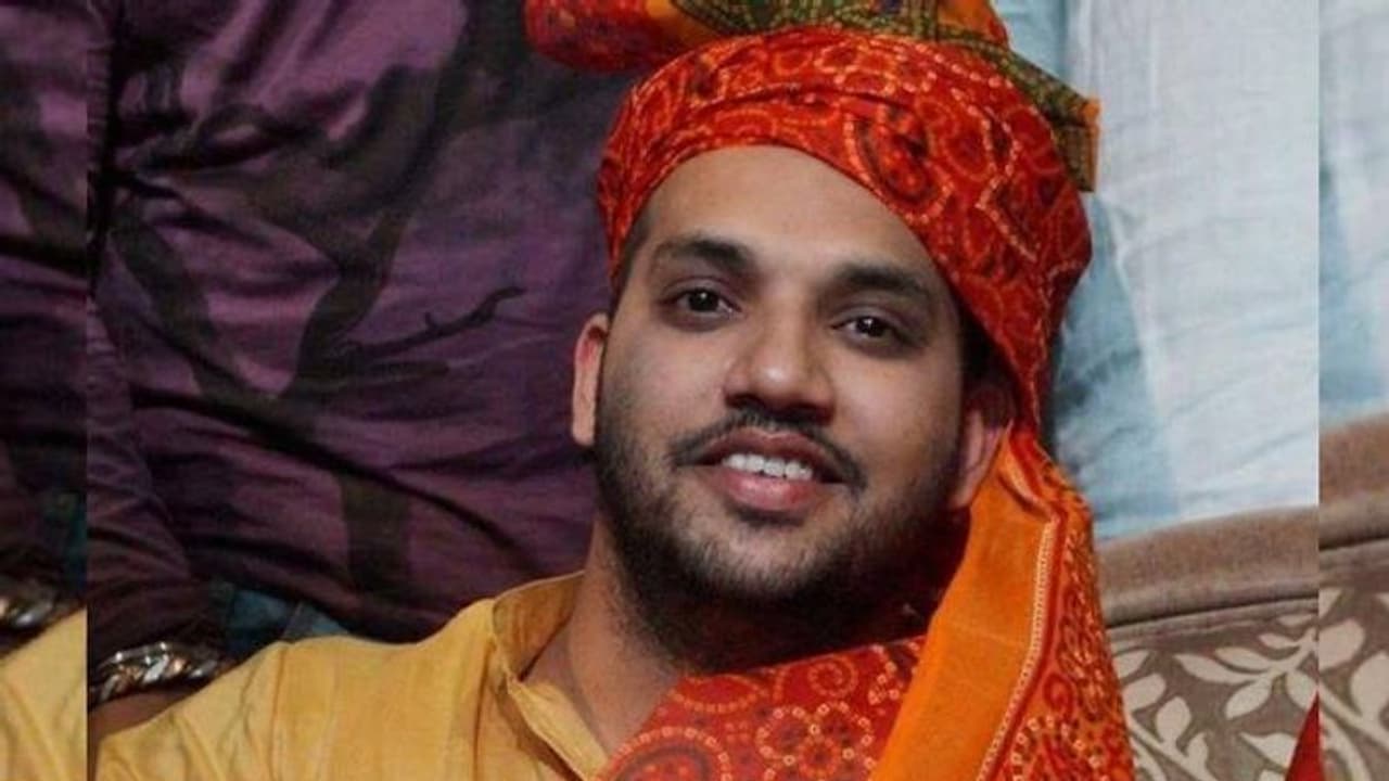 నటి సంజన ఫిర్యాదు ఎఫెక్ట్: బీజేపీ నుండి ఆశిష్ గౌడ్ సస్పెన్షన్ నటి సంజన ఫిర్యాదు ఎఫెక్ట్: బీజేపీ నుండి ఆశిష్ గౌడ్ సస్పెన్షన్