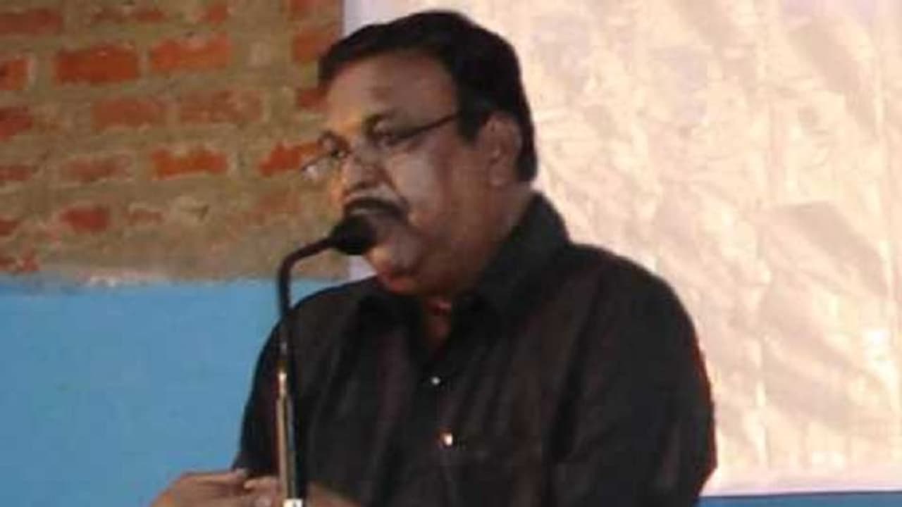 சீமானின் பொய், பித்தலாட்டத்துக்கு ஒரு அளவே இல்லையா ? கொந்தளித்த விடுதலை ராஜேந்திரன் !! சீமானின் பொய், பித்தலாட்டத்துக்கு ஒரு அளவே இல்லையா ? கொந்தளித்த விடுதலை ராஜேந்திரன் !!