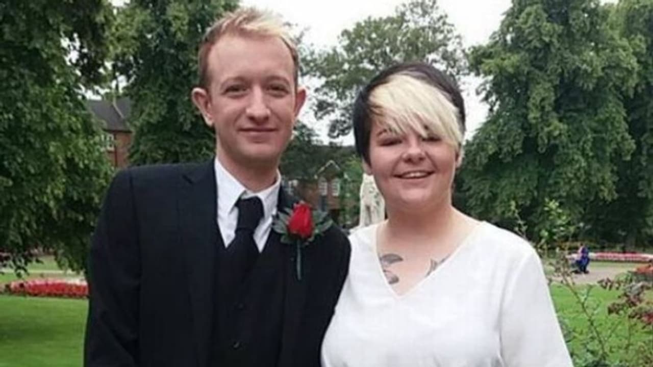 'മകന് സ്വവര്ഗ്ഗാനുരാഗിയാണെന്ന് അംഗീകരിക്കാന് എളുപ്പമായിരുന്നു, പക്ഷേ മകളുടെ കാര്യത്തില്...'; ഒരമ്മ പറയുന്നു 'മകന് സ്വവര്ഗ്ഗാനുരാഗിയാണെന്ന് അംഗീകരിക്കാന് എളുപ്പമായിരുന്നു, പക്ഷേ മകളുടെ കാര്യത്തില്...'; ഒരമ്മ പറയുന്നു