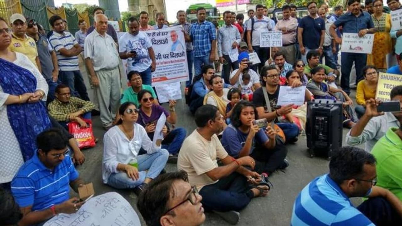 आम्रपाली मामले पर SC ने सुनाया बड़ा फैसला, घर खरीदार को मिली खुशखबरी आम्रपाली मामले पर SC ने सुनाया बड़ा फैसला, घर खरीदार को मिली खुशखबरी