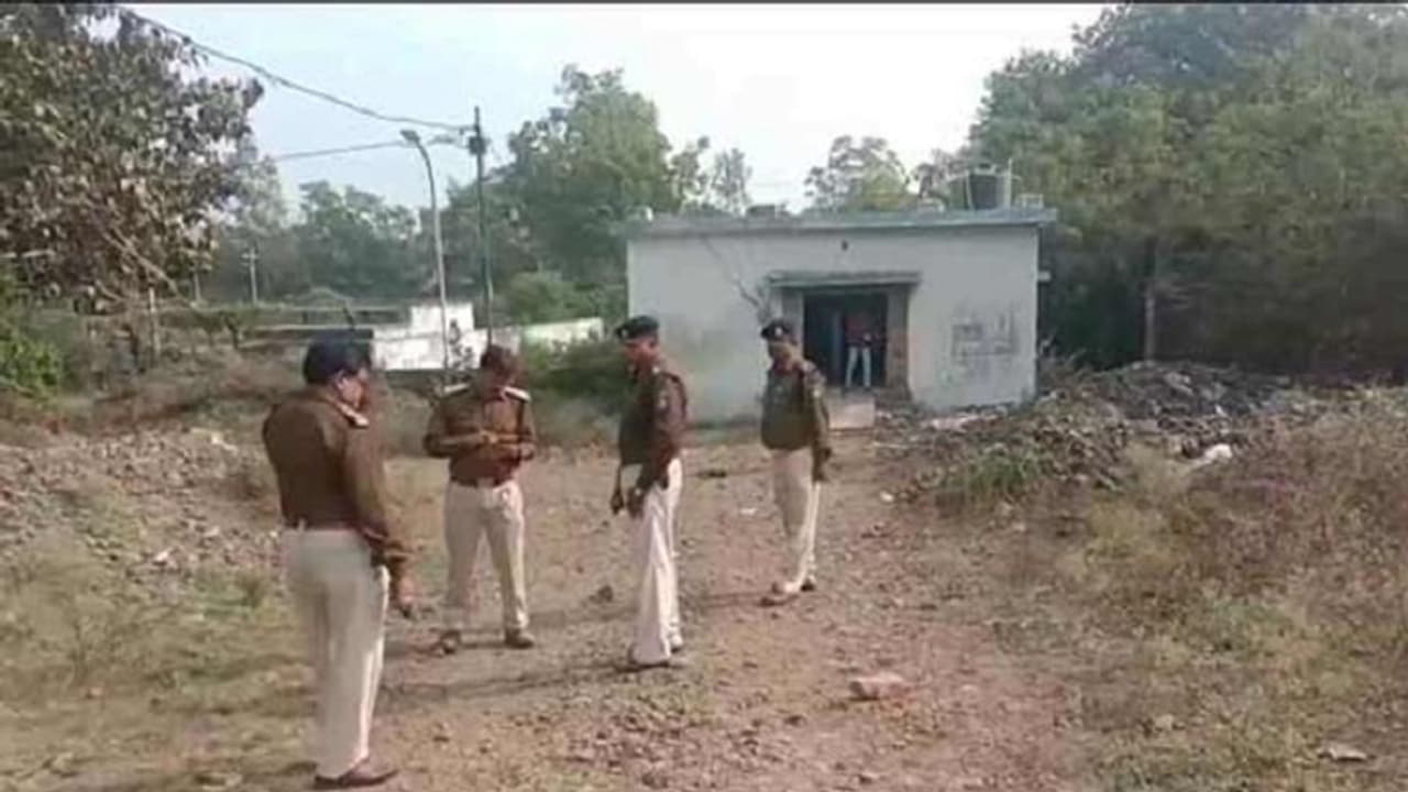 4 வயது சிறுமி கடத்தி, பாலியல் வன்கொடுமை செய்து கொலை !! மர்ம நபர்கள் வெறிச் செயல் !! 4 வயது சிறுமி கடத்தி, பாலியல் வன்கொடுமை செய்து கொலை !! மர்ம நபர்கள் வெறிச் செயல் !!