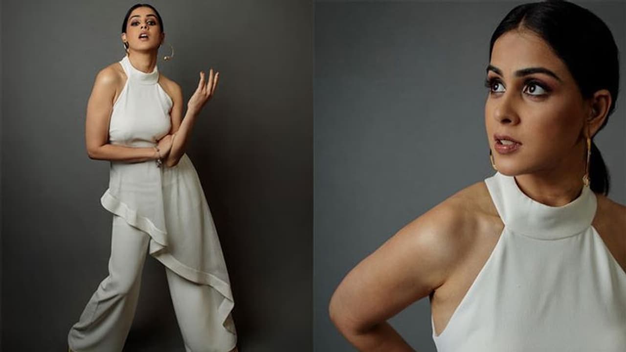 పెళ్లైన హీరోయిన్ గ్లామర్ ఫోజులు.. అవకాశాల కోసమేనా..?