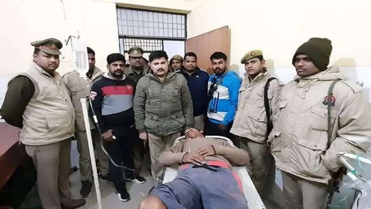 बैंक का स्ट्रांग रूम काट रहे बदमाशों की पुलिस से मुठभेड़, एक अरेस्ट बैंक का स्ट्रांग रूम काट रहे बदमाशों की पुलिस से मुठभेड़, एक अरेस्ट