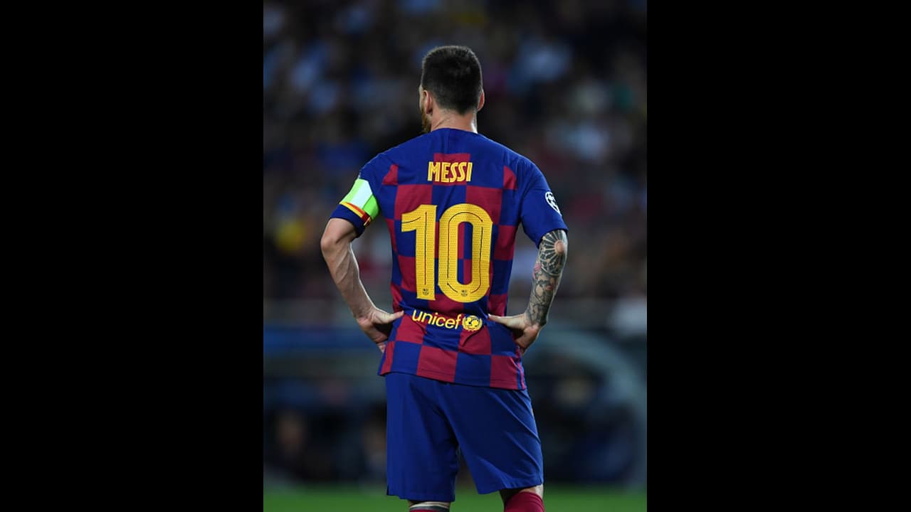 ഡച്ച് ഇതിഹാസതാരം പറയുന്നു, മെസിയേക്കാള് കേമനാണ് ക്രിസ്റ്റ്യാനോയെന്ന് വാദിക്കുന്നവര് ഫുട്ബോള് അറിയില്ല ഡച്ച് ഇതിഹാസതാരം പറയുന്നു, മെസിയേക്കാള് കേമനാണ് ക്രിസ്റ്റ്യാനോയെന്ന് വാദിക്കുന്നവര് ഫുട്ബോള് അറിയില്ല