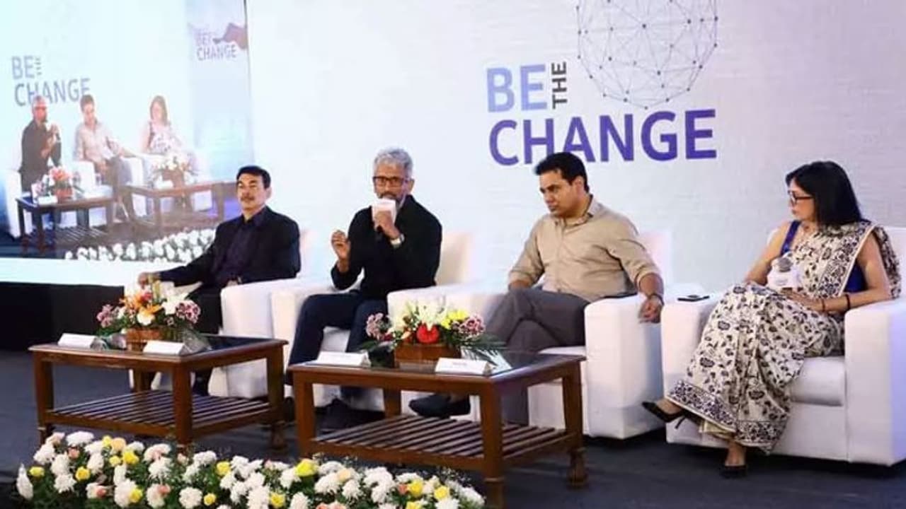 నాలుగేళ్లలో 3 లక్షల కొలువులు.. ఇంటెల్ డిజైన్ కేంద్రం ప్రారంభంలో కేటీఆర్ నాలుగేళ్లలో 3 లక్షల కొలువులు.. ఇంటెల్ డిజైన్ కేంద్రం ప్రారంభంలో కేటీఆర్