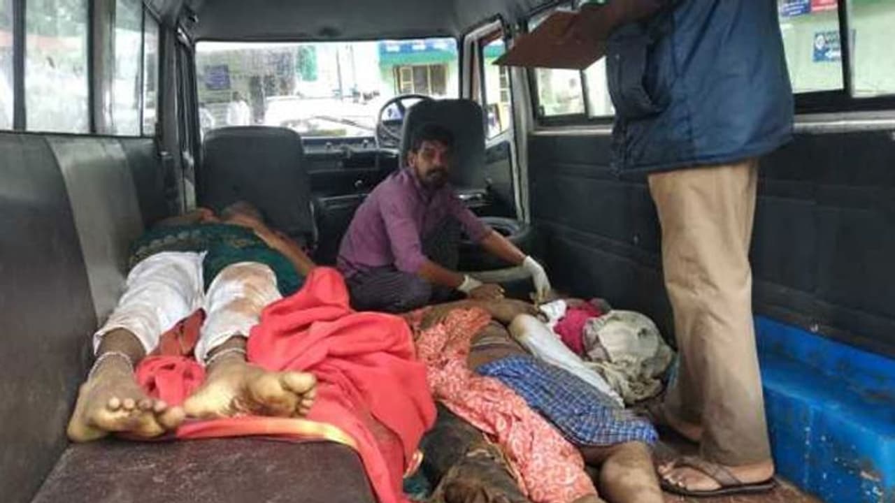 உயிரிழந்த 17 பேரின் குடும்பத்துக்கு ரூ.10 லட்சம் இழப்பீடு... அரசு வேலை... முதல்வர் பழனிச்சாமி அறிவிப்பு..! உயிரிழந்த 17 பேரின் குடும்பத்துக்கு ரூ.10 லட்சம் இழப்பீடு... அரசு வேலை... முதல்வர் பழனிச்சாமி அறிவிப்பு..!