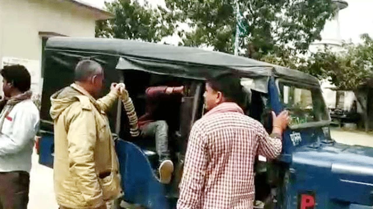 पलभर में भाई ने बहन को बना दिया विधवा, जीजा के माथे पर गोली मारकर उतार दिया मौत के घाट पलभर में भाई ने बहन को बना दिया विधवा, जीजा के माथे पर गोली मारकर उतार दिया मौत के घाट