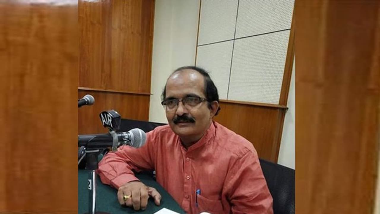 వారాల ఆనంద్ కవిత: గాలెప్పుడూ ఒకే దిక్కు వీయదు వారాల ఆనంద్ కవిత: గాలెప్పుడూ ఒకే దిక్కు వీయదు