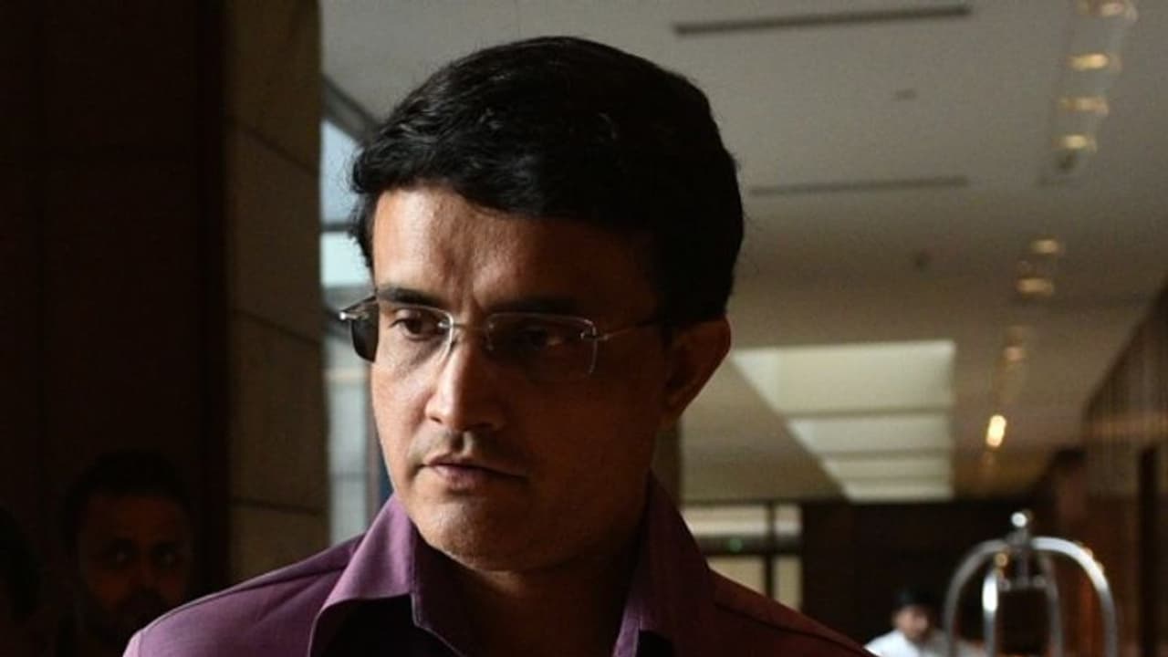 করোনা পরীক্ষা হতে পারে সৌরভ গঙ্গোাধ্যায়ের,হোম কোয়ারেন্টাইনে গোটা পরিবার