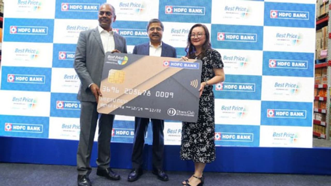 హెచ్‌డీఎఫ్‌సీతో వాల్‌మార్ట్‌ జత: ‘బెస్ట్‌ ప్రైస్‌' కస్టమర్లకు క్రెడిట్‌ కార్డు